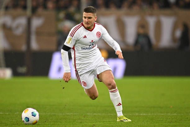 加盟无疑给 加盟无疑给