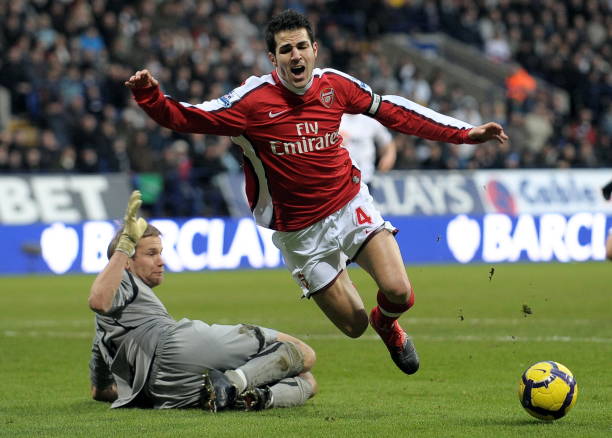 一名能与球 一名能与球